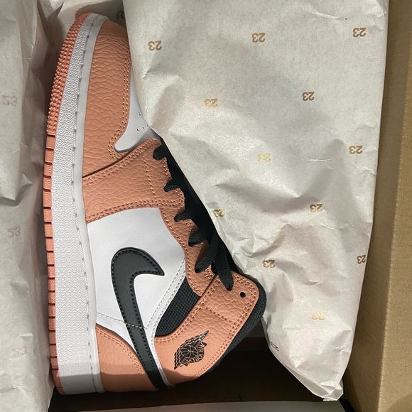 Jordan 1 mid (GS) pink quartz - Picture 2 of 5